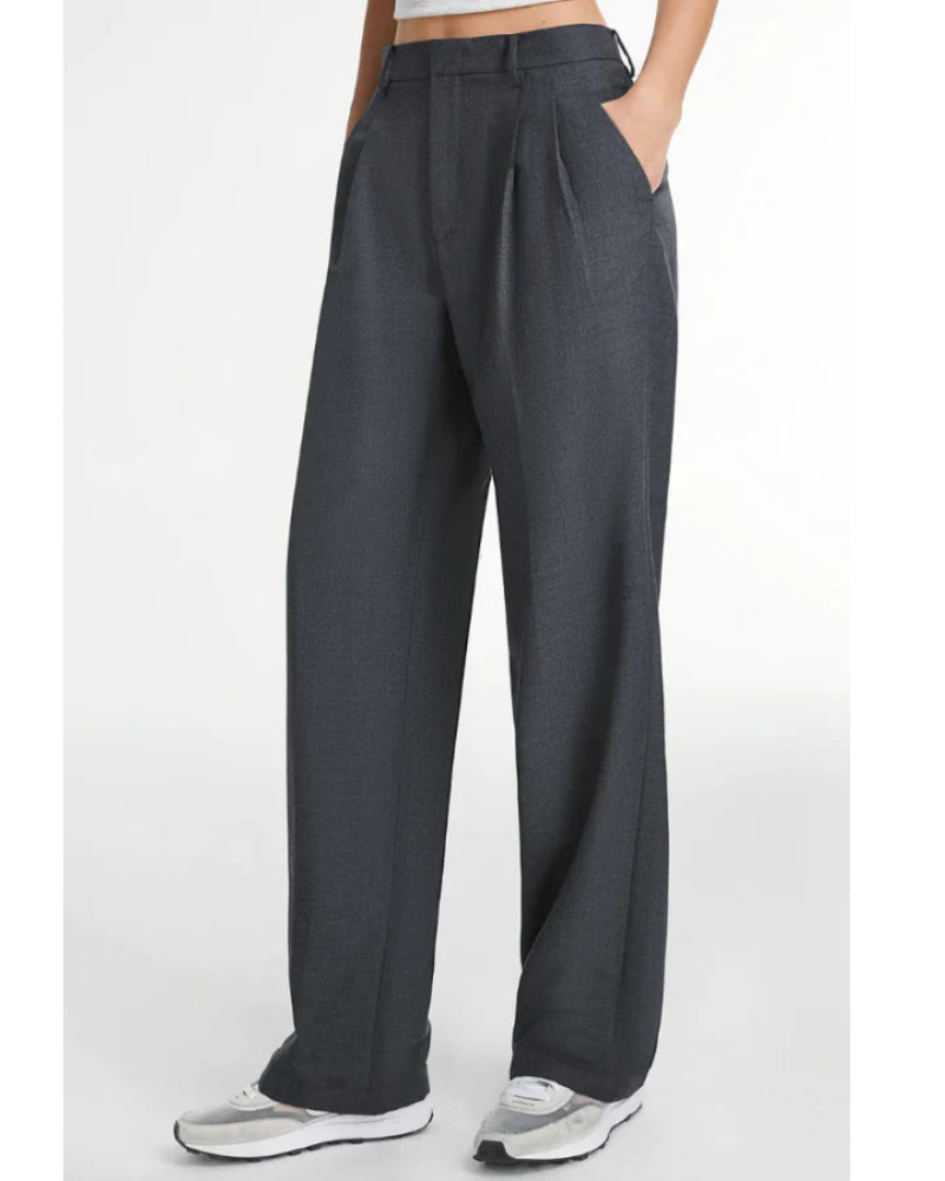 Elegante und formende T-Curve-Hose™