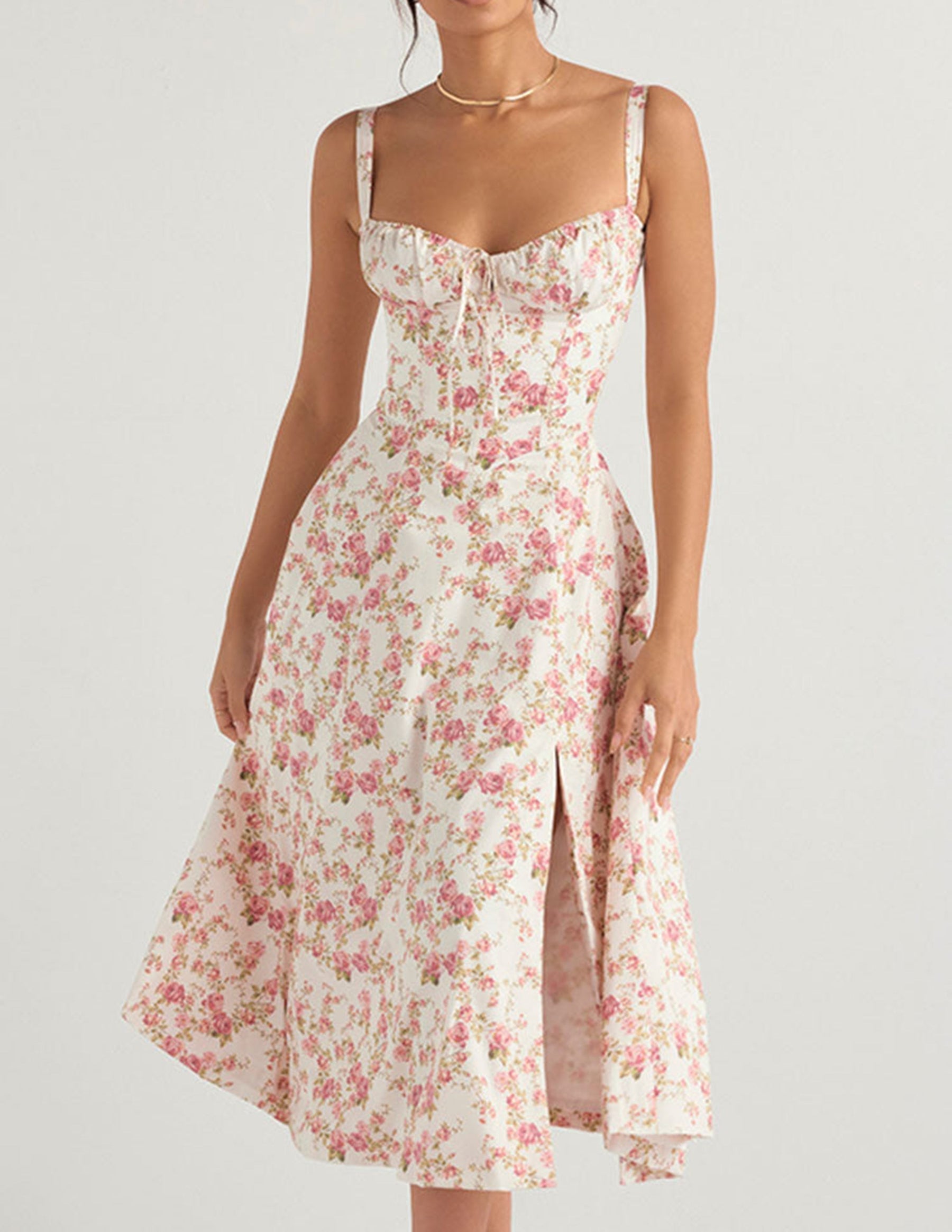 Babydoll-Kleid mit Fischgrätenmuster und Rosendruck