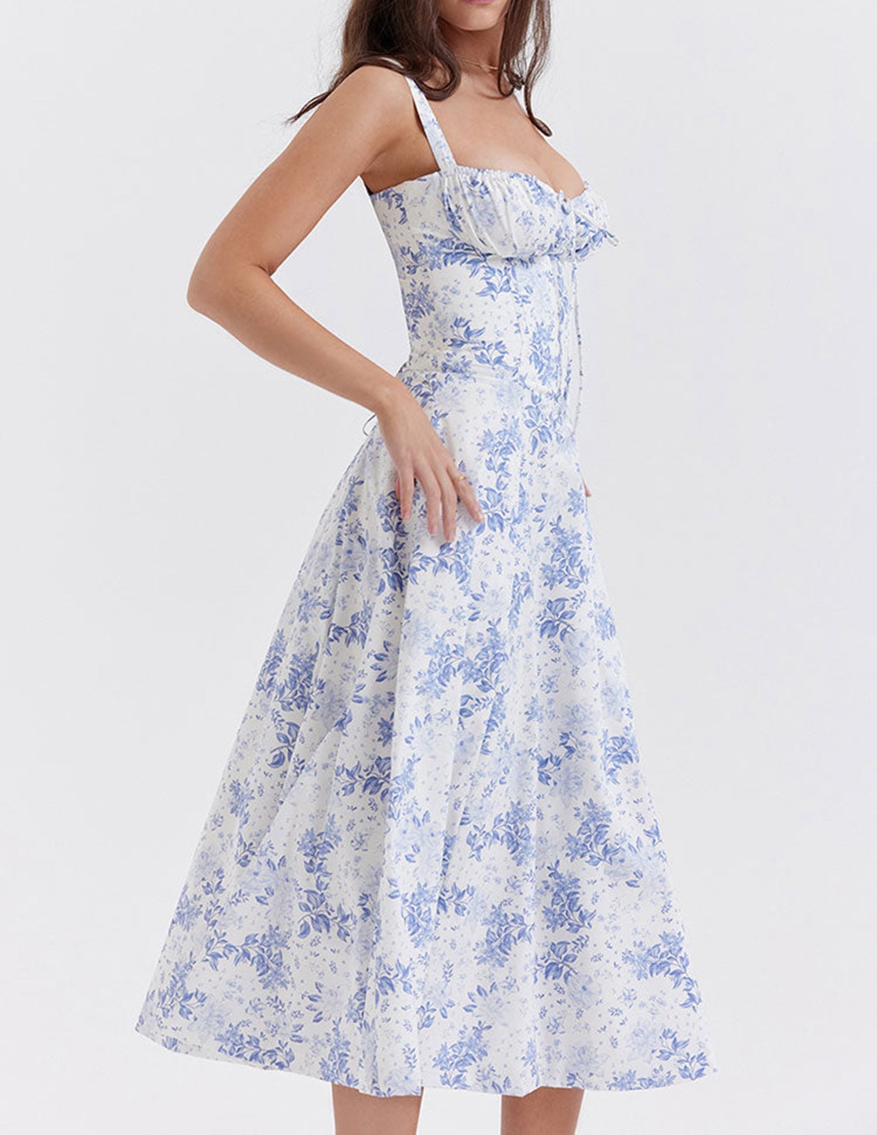 Babydoll-Kleid mit Fischgrätenmuster und Rosendruck