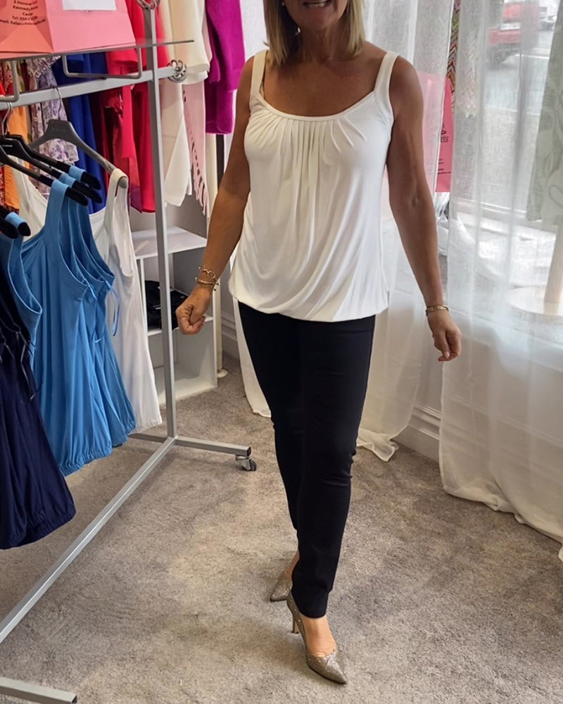 Robin™ | Summer Sleeveless Top with Round Neck