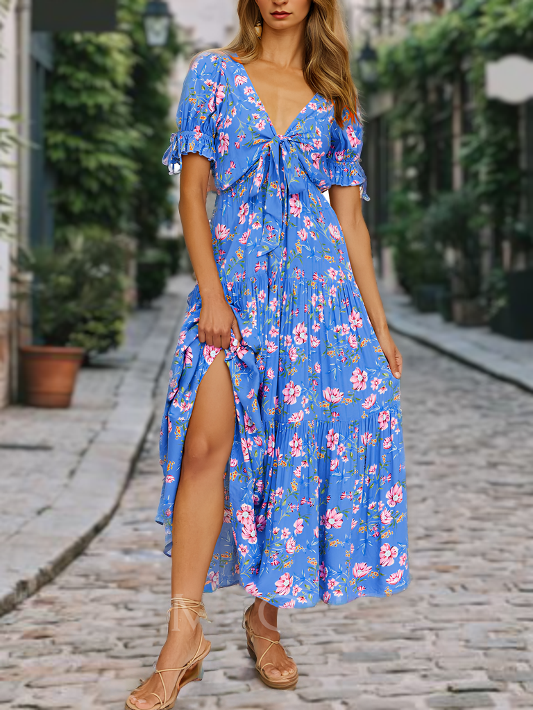 Blumiges Strandkleid mit kurzen Ärmeln