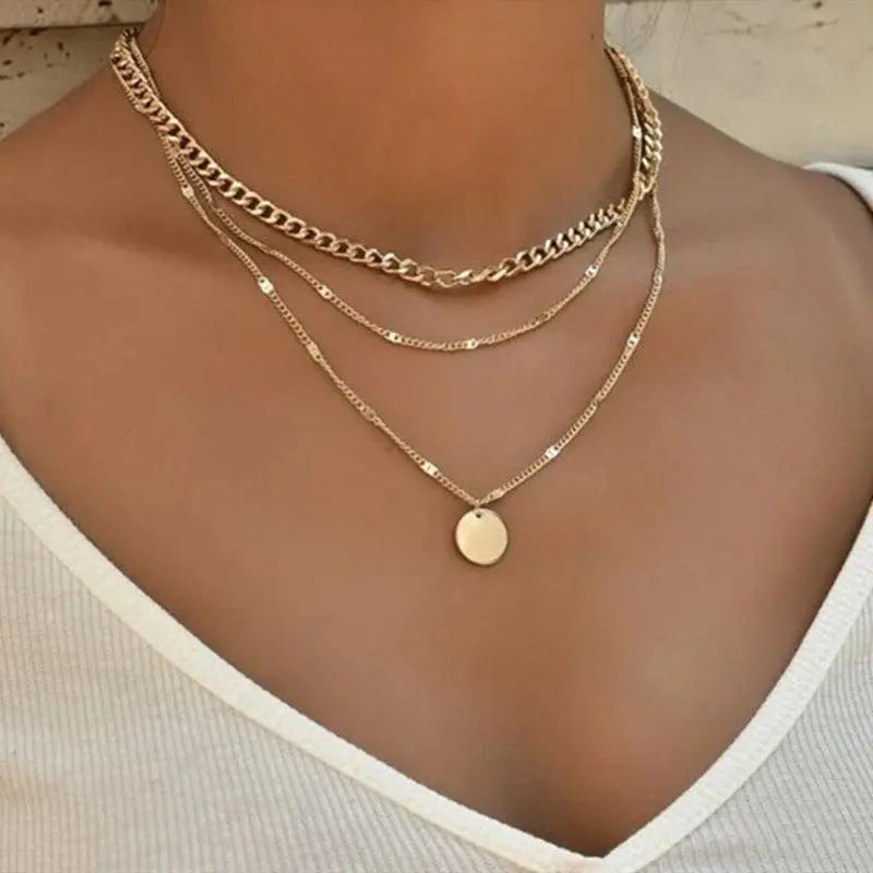 Elegant Necklace Made of Gold and Silver