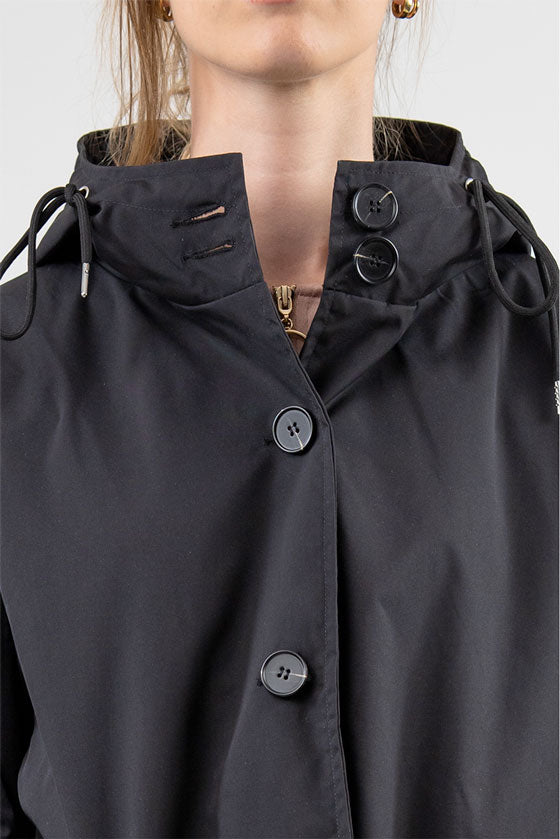 Wasserdichte Windjacke AquaShield™