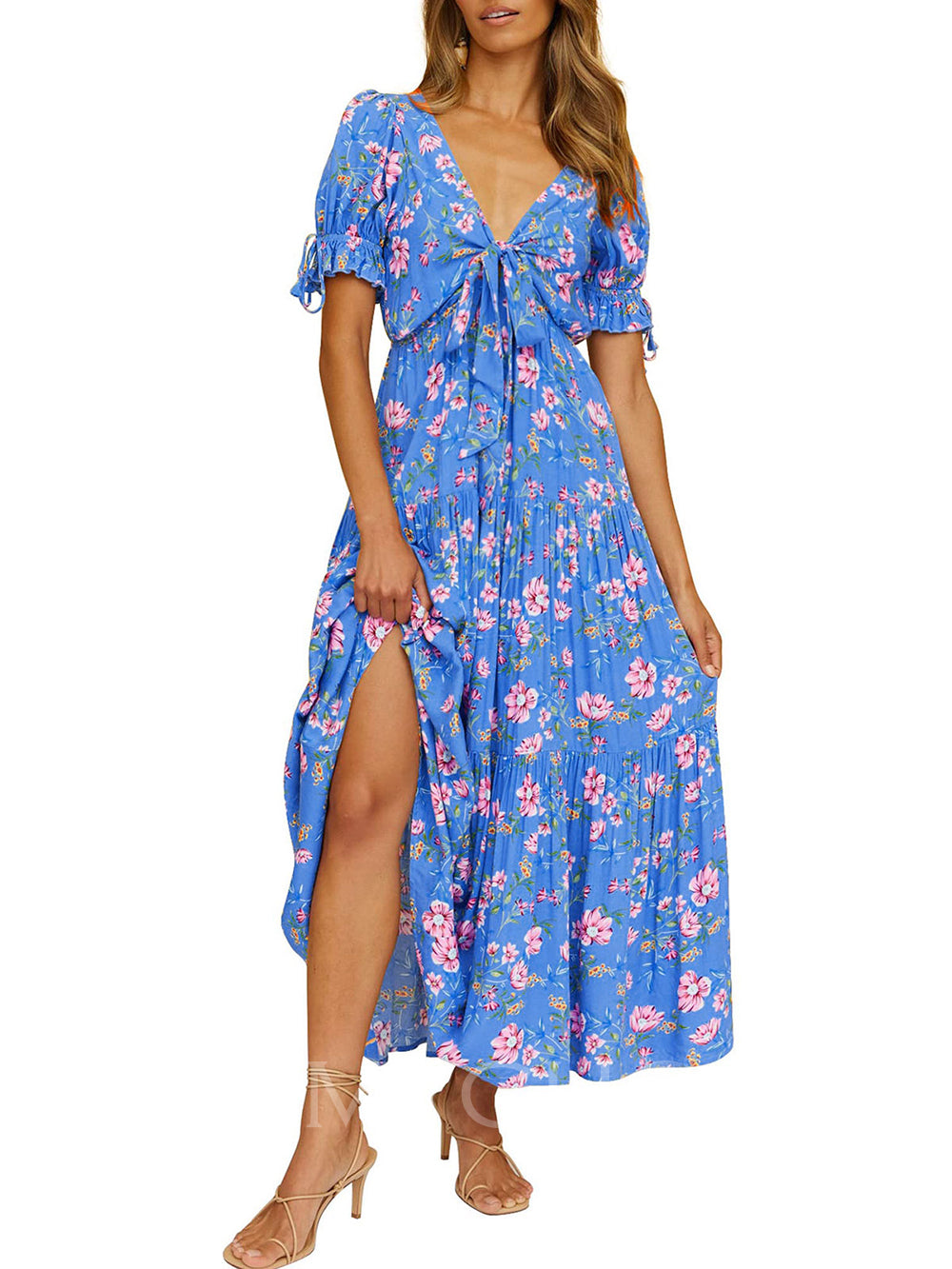 Blumiges Strandkleid mit kurzen Ärmeln