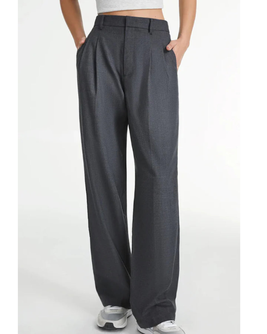 Elegante und formende T-Curve-Hose™