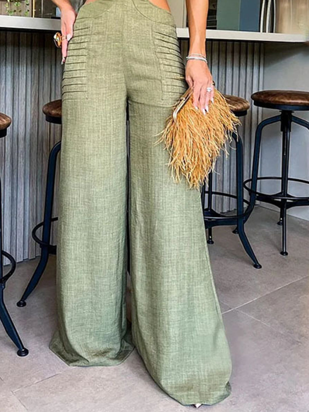Weit geschnittener Overall mit weiter Hose und offener Taille