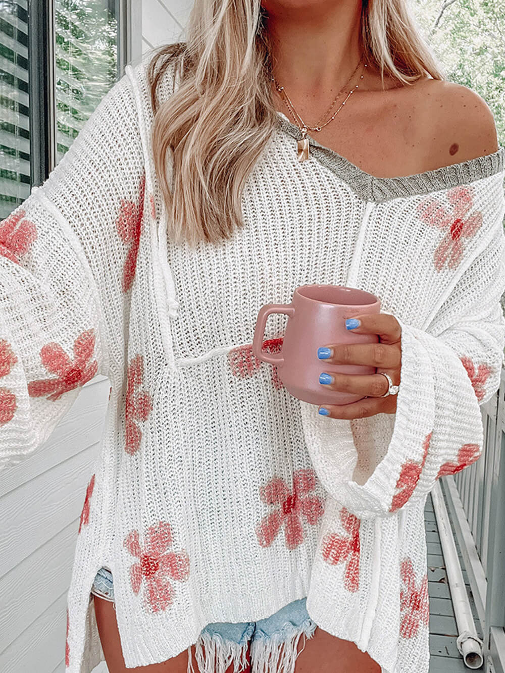 Lockerer Pullover mit Kapuze