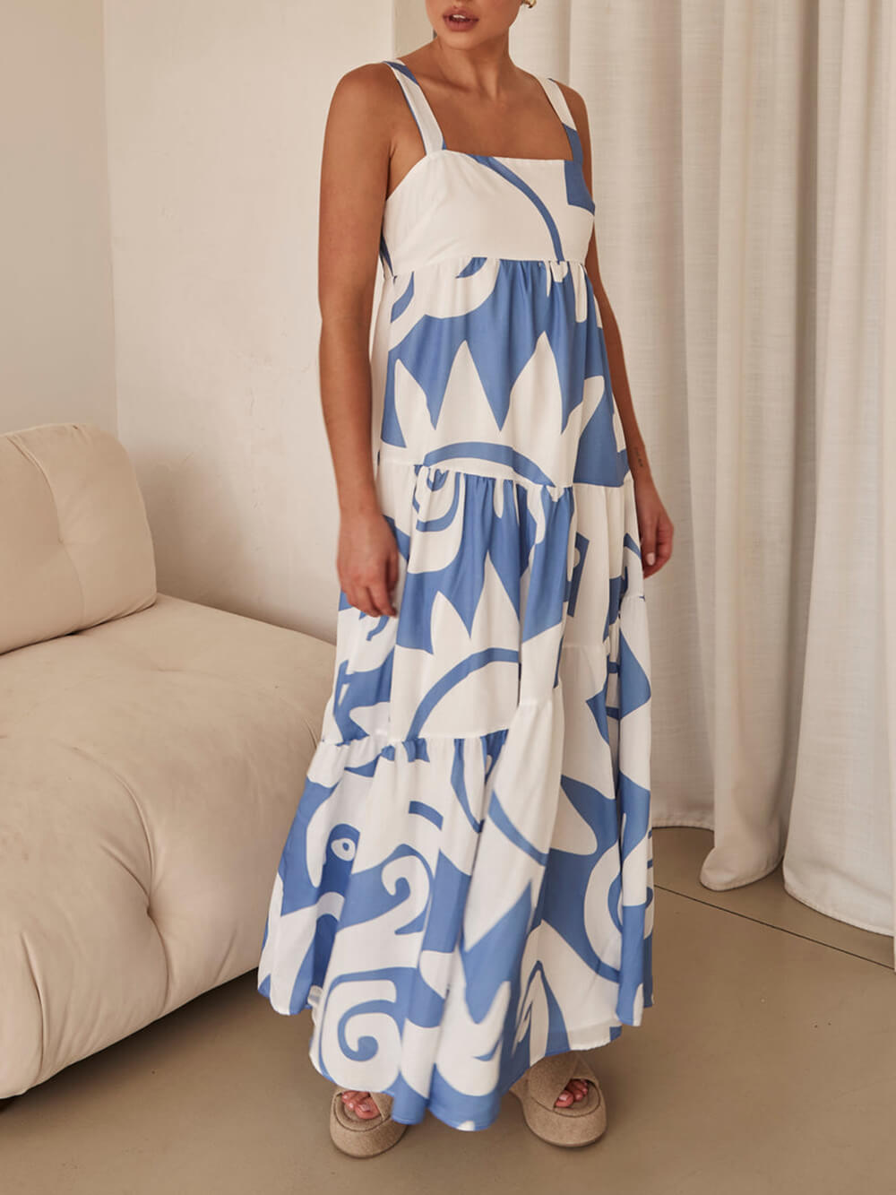 Langes Bohème-Kleid mit geometrischem Druck