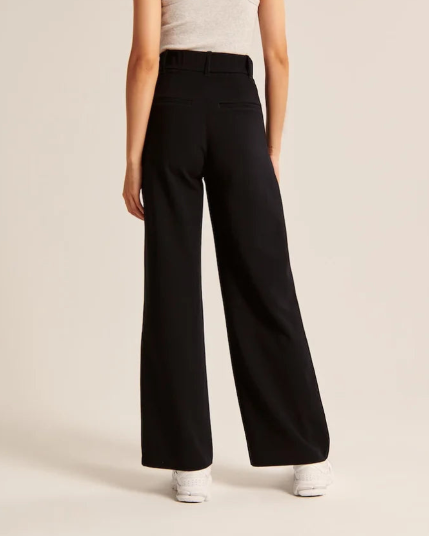 Elegante und formende T-Curve-Hose™